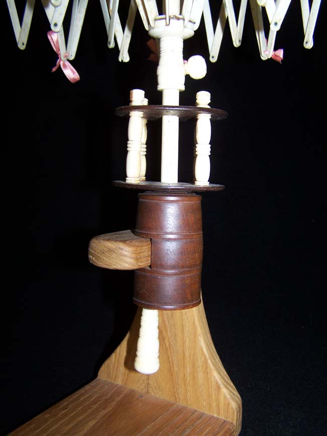 A 19th century Sailor-made ANTIQUE SCRIMSHAW Whalebone Yarn Winder (SWIFT) having a Birdcage thread holder base — image 2